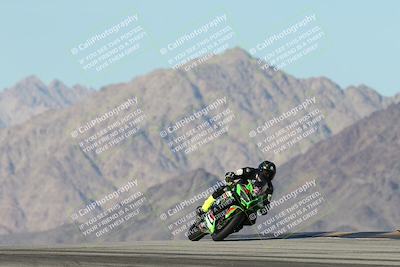 media/Dec-01-2025-Moto Forza (Mon) [[2daa91e15f]]/2-Intermediate Group/Session 4 Turn 9/